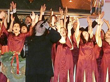 Der Chor "Joy in belief" in Aktion Fotos: Horst Wunner