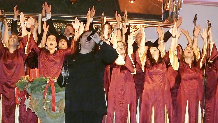 Der Chor "Joy in belief" in Aktion Fotos: Horst Wunner