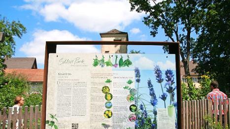 Der Kräutergarten im Trabelsdorfer Schlosspark lohnt einen Besuch.