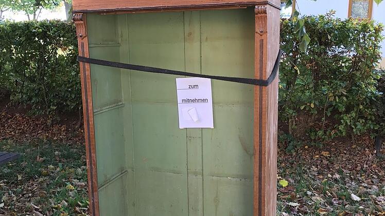 Einen alten Schrank an die Straße zu stellen und zu hoffen, dass ihn jemand gebrauchen kann: Auch das ist nachhaltiges Handeln.  Foto: privat