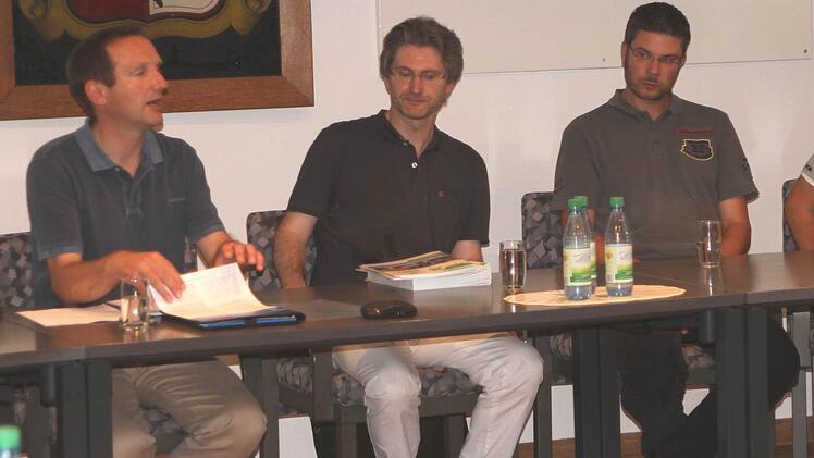 Bei der Vorstellung des neuen Konzeptes für das Seniorenheimes Senivita (von links) Bürgermeister Michael Ziegler, Geschäftsführer Horst Wiesent, Heimleiter Thomas Bittel und Reinhold Hornung, zuständig für die Bauplanung.