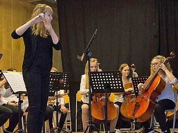 Klassische und moderne Weisen waren beim Neujahrskonzert am Münnerstädter Gymnasium zu hören. Foto: Björn Hein