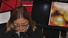 Heidi Hofmann führte mit verbindenden Worten durch das Konzert der Weisachtaler und des Gesangvereins Concordia.Helmut Will