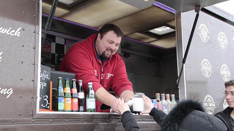 Bei etwa 20 Food-Trucks werden am 16. Oktober fränkische, vegetarische und internationale Gerichte über die Theke gehen.  Foto: Jennifer Hauser
