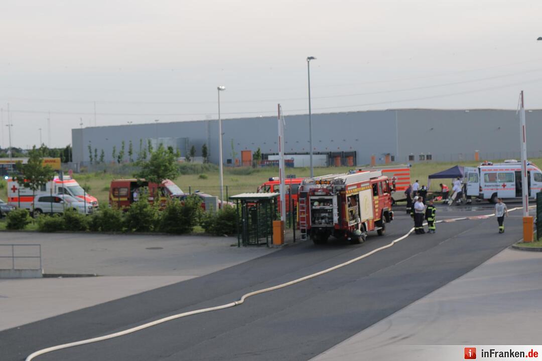 Feuer in Industriebetrieb in Alzenau – Schaulustige behindern Feuerwehr