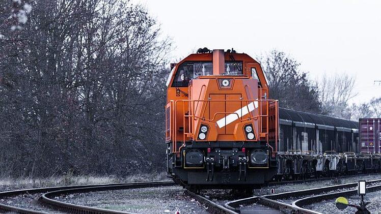 Am Dienstag 822. Mai 2018) erfasste ein Güterzug einen 13-jährigen Jungen in Gelsenkirchen. Er erlitt tödliche Verletzungen und starb noch am Unfallort. Symbolbild: pixabay.com / VanVangelis