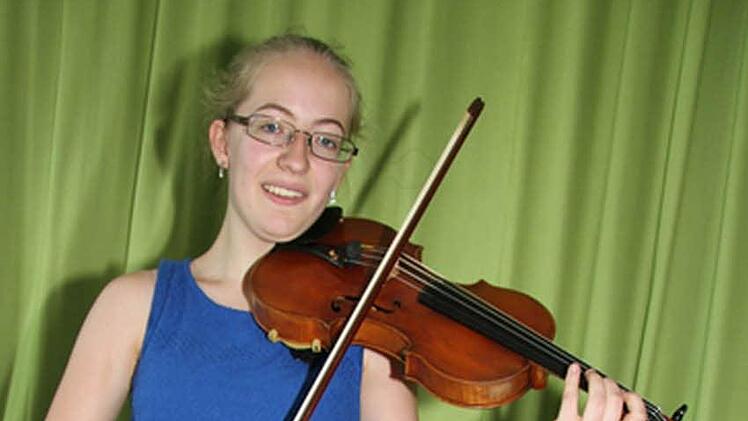 Felicitas Baumann ist eine begnadete Geigerin. Fotos: Sonja Adam + privat