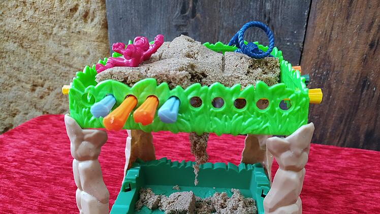 Spiele-Test Rubinjagd im Treibsand: das Abenteuerspiel mit Kinetic Sand