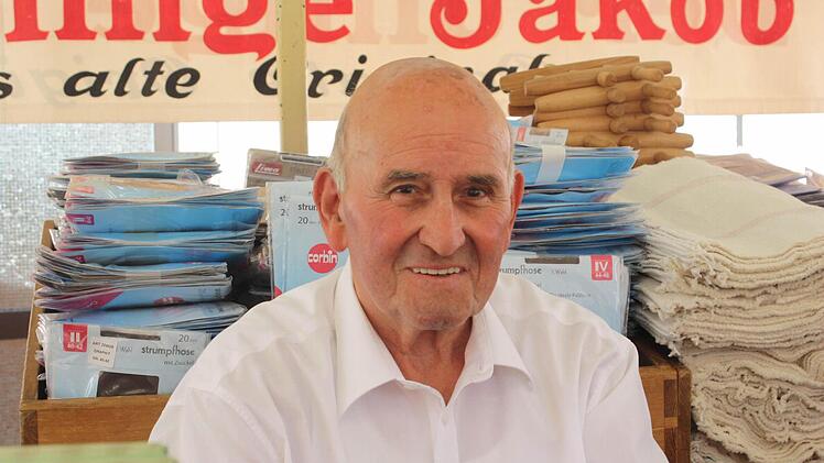 Der "billige Jakob" durfte als Mühlhäusener mit seinem Stand nicht fehlen.