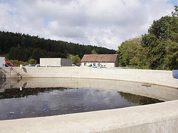 1: Gut 1,8 Millionen Euro kostete der Generalumbau der Kläranlage für Rauhenebrach mit der dazugehörigen Mischwasserbehandlung. Seit August 2018 ist die neue Anlage in Betrieb, jetzt befasste sich der Gemeinderat mit der Schlussabrechnung. Sabine Weinbeer