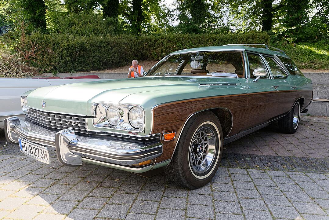 Oldtimer, Live Musik und vieles mehr!