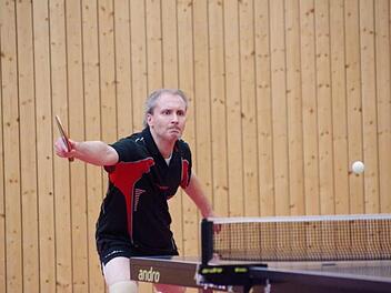 Beim 9:2-Sieg gegen Obernsees gewann Rene Haker (Bild) das Doppel mit Mario Schmidt und sein Einzel für den TTC Alexanderhütte.  Foto: H. Franz
