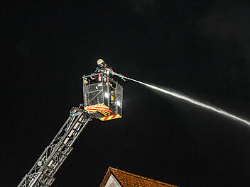 Großbrand in Nürnberg: Müllbunker brennt