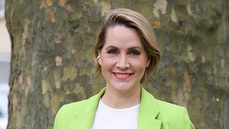Judith Rakers verlässt ihre bisherige Heimat Hamburg und lässt sich auf Rügen nieder.
