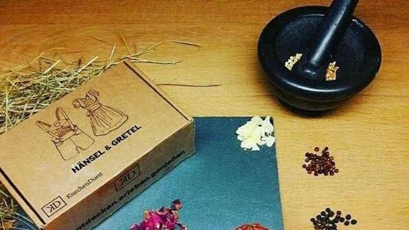 Das Küchenduett für den Gewürzschrank exotischer Pfeffer heißt Hänsel edle Salzmischung hört auf den Namen Gretel  Foto: privat