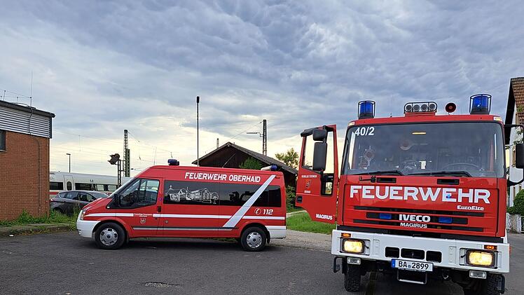 Oberhaid: Lokführer in ICE fühlt sich nicht gut - Feuerwehr muss ihn aus Lok befreien