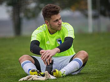Jahn-Keeper Tugay Akbakla und die SpVgg Jahn Forchheim müssen am Samstag nach Würzburg.  Foto: Ruprecht
