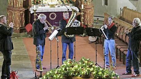 "Rekkenze Brass" spielte in der Heilig-Geist-Kirche auf.  Foto: Klaus Klaschka