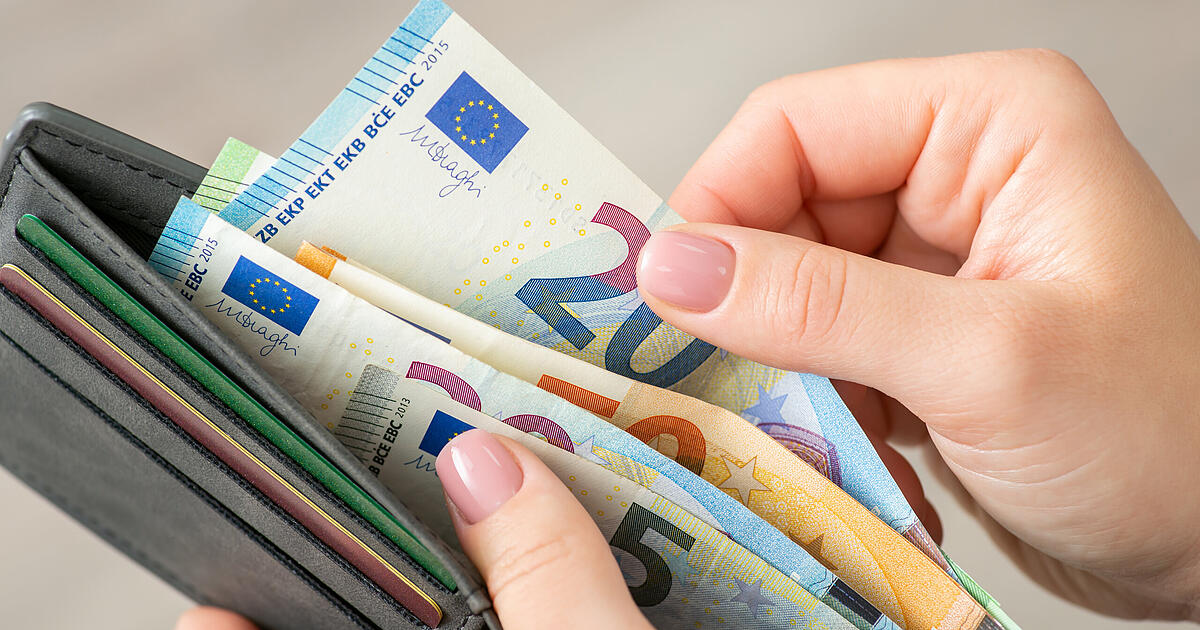 Wages are so different in eastern and western Germany