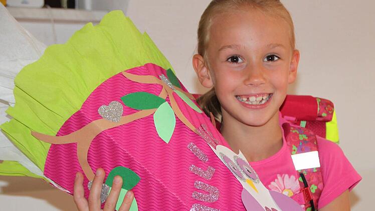 Schon ganz aufgeregt: Pauline aus Bad Brückenau hat am Dienstag ihren ersten Schultag. Foto: Ulrike Müller