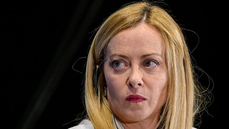 Seit 2022 ist Giorgia Meloni die erste weibliche und rechtspopulistische Ministerpr&auml;sidentin Italiens.