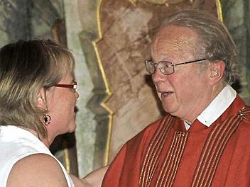 Zur 50. Wiederkehr seines Weihetages gratulierte im Namen der Pfarreiengemeinschaft Karin Haut.