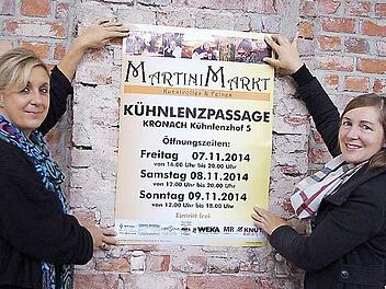 Irene Tobiaschek und Sandra Bauer freuen sich auf den zweiten Kronacher Martini-Markt. 26 Aussteller werden erwartet. Foto: Heike Schülein