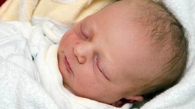 Pünktlich zum Jahreswechsel erblickte die kleine Frida Helene Heß im Lichtenfelser Klinikum das Licht der Welt.  Foto: kag