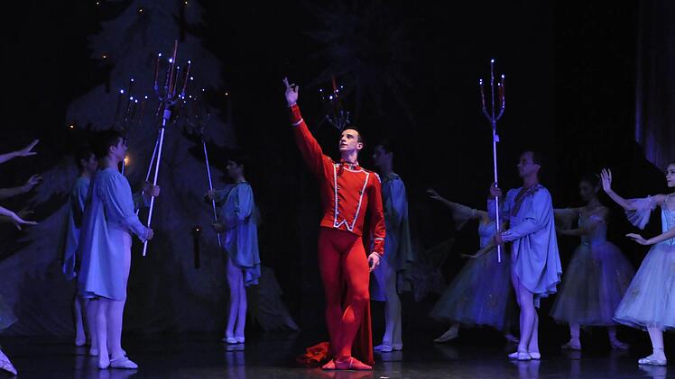 "Der Nussknacker" im Kurtheater  Foto: Klopf
