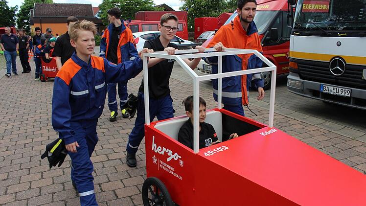 Bevor es den Berg runter ging, musste erst mal hochgeschoben werden. Foto: EviSeeger