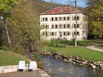 Versteckt liegt die Villa Maria im hinteren Bereich des Schlossparks. Von der Sonnenterrasse aus lässt sich das Gebäude gut erkennen. Foto: Archiv/Ulrike Müller