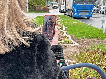 Baby oder Smartphone im Blick – das ist das Thema eines Elternabends.