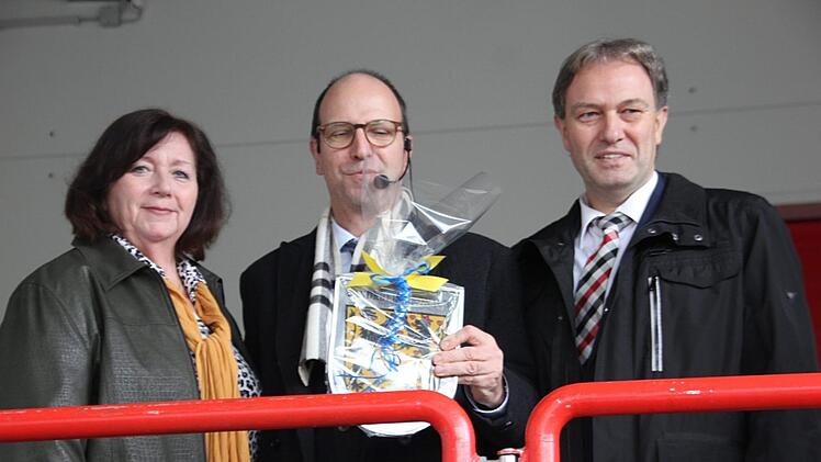 Zweite Bürgermeisterin Eva Jahn, Geschäftsführer Clemens Scholz (M.) und Landrat Klaus LöfflerVeronika Schadeck