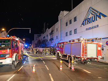 Bamberg: Auto brennt im Atrium aus
