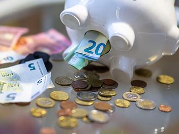 Schluss mit Sparbuch: Studie zeigt, wie die Deutschen heute sparen