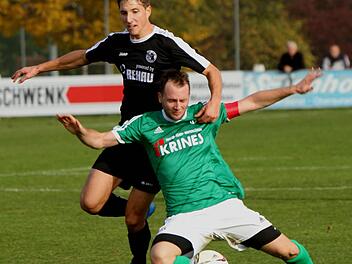 Der Kapit&auml;n geht von Bord (und nach Memmelsdorf zur&uuml;ck): Kapit&auml;n Daniel Kr&uuml;ger (vorn) verl&auml;sst die Sander genauso wie Lars Medem und Dominic Leim. Foto: G&uuml;nther Geiling