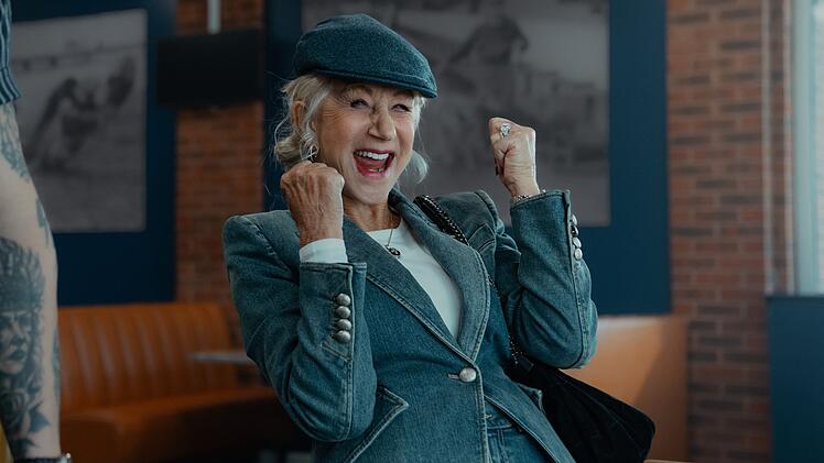 Maeve (Helen Mirren) wei&szlig;, wie man gewinnt, und sie tut alles, um das &uuml;berall zu tun. Notfalls auch auf dem R&uuml;cken ihrer Familie.