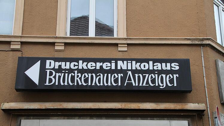 Die ehemalige Druckerei Nikolaus wird abgerissen. Dafür entsteht ein Haus mit neun Wohnungen sowie Büroräumen. Foto: Ulrike Müller