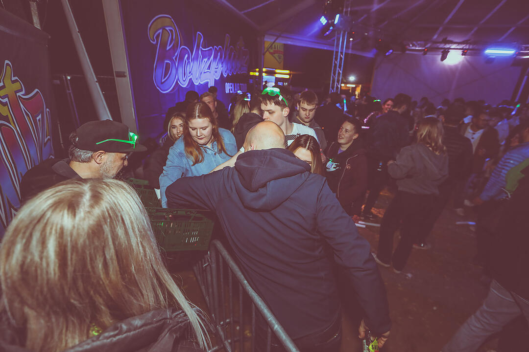 Neon Mixxed Clash m/ DJ Da Base + Nora & Chris