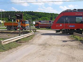 Der Ärger im Niederfüllbacher Gemeinderat kochte hoch über das Verhalten der Bahn bei den Arbeiten am Bahnübergang am Sandweg. Foto: Berthold Köhler