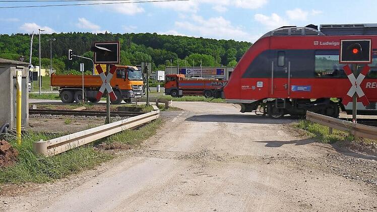 Der Ärger im Niederfüllbacher Gemeinderat kochte hoch über das Verhalten der Bahn bei den Arbeiten am Bahnübergang am Sandweg. Foto: Berthold Köhler