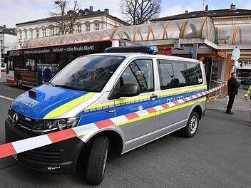Eine Ausnahmesituation herrschte am frühen Freitagnachmittag rund um den Zentralen Omnibus-Bahnhof (ZOB) in Bamberg. Foto: Ronald Rinklef