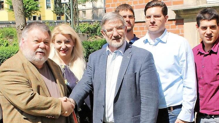 MdL Susann Biedefeld, Jubilar Karl-Heinz Gottschlich, Franziska Bartl, Landrat Michael Busch, Kassierer Maximilian R&uuml;hl, Vorsitzender Dominik Sauerteig, Stadtverbandsvorsitzender Stefan Sauerteig, Schriftf&uuml;hrer Alois Schnitzer  Foto: privat