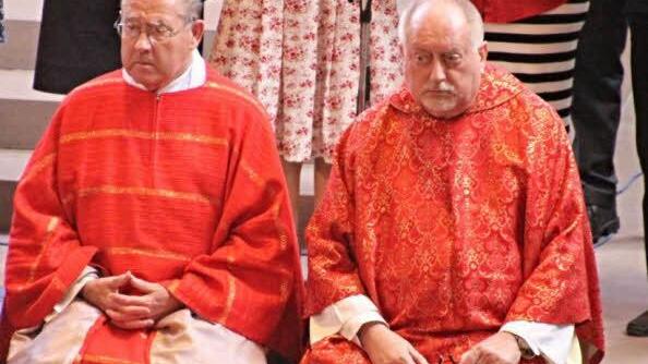 Weihbischof Ulrich Boom (links) und Pater Rudolf Theiler Foto: Helmut Will