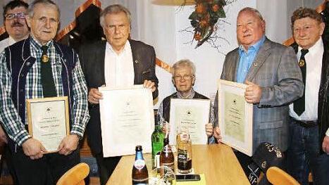 Geehrte Mitglieder (von links): Matthias Brand, Günther Graf, Heinrich Kaltenhäuser, Edgard Schmidt, Kilian Kundmüller und Karl "Charly" Kremer Foto: Richard Sänger