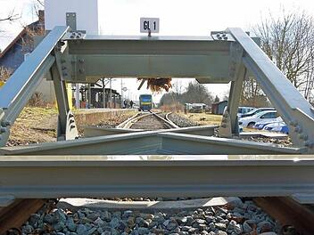 Heute noch Endstation: der Bahnhof in Bad Rodach. Jetzt hat auch Friedrich Herdan, der Präsident der IHK zu Coburg, seine Bereitschaft signalisiert, an einem Lückenschluss nach Südthüringen durch den westlichen Landkreis mitzuarbeiten. Foto: Berthold Köhler