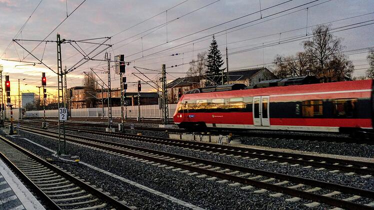 Bahnstrecke zwischen Nürnberg und Bamberg ab Freitag komplett gesperrt - Züge fallen aus