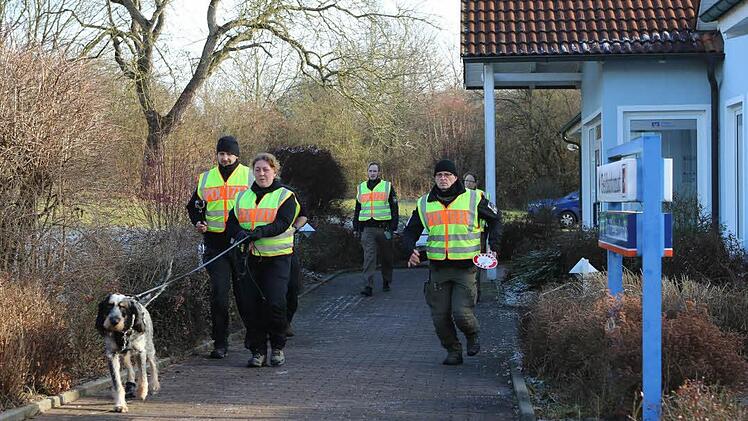 Ein Unbekannter hat eine Bankfiliale in Strullendorf überfallen. Der Täter ist auf der Flucht, die Fahndung läuft. Foto: Barbara Herbst