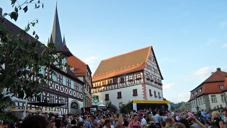 Das Altstadt-Weinfest in Zeil erfreut sich größter Beliebtheit.
