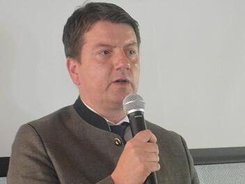 Landtagsabgeordneter Sandro Kirchner bei seiner Rede. Arthur Stollberger